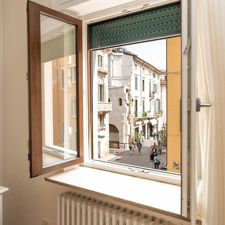 Domus Verona - Elegante Residenza Con Affaccio Su Porta Leoni المظهر الخارجي الصورة