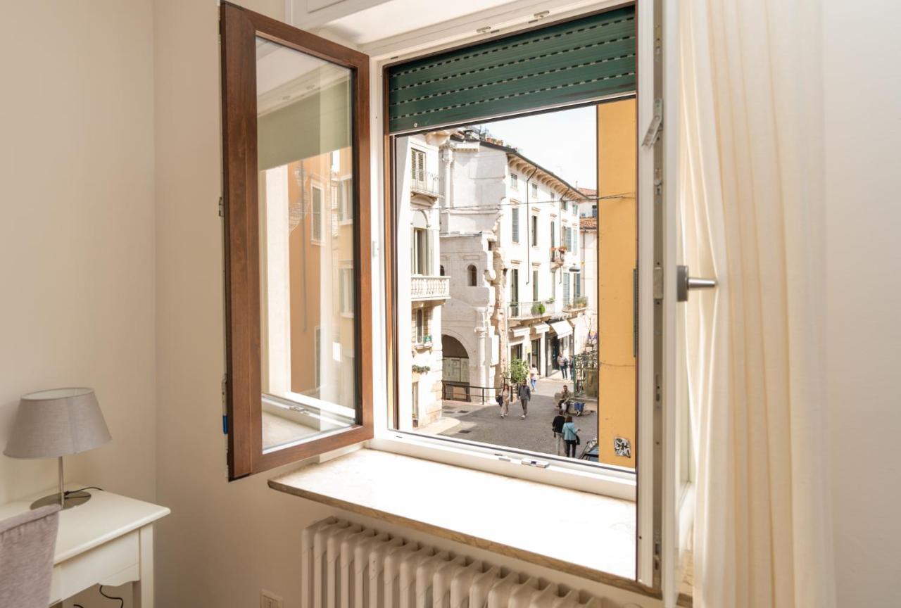 Domus Verona - Elegante Residenza Con Affaccio Su Porta Leoni المظهر الخارجي الصورة